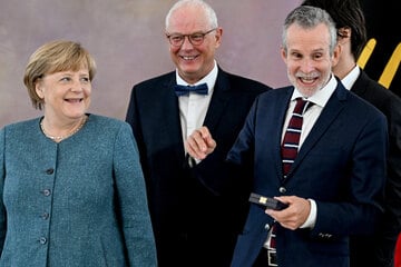 Angela Merkel ehrt Schauspieler Ulrich Matthes mit Laudatio