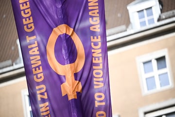 Berlin: Internationaler Tag gegen Gewalt an Frauen: Berlin setzt Zeichen