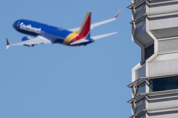 Schock im Cockpit: Display knallt Pilot an den Kopf und schlägt ihn bewusstlos
