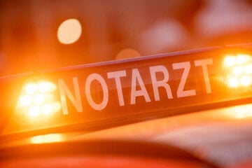 Tödlicher Unfall in Sachsen: Radfahrerin von Traktor-Anhänger überrollt