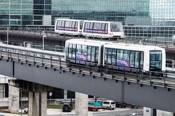 Frankfurt: Neue Skyline-Bahn am Flughafen steht bereits wieder still!