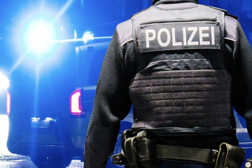 AUTOFAHRER WILL UNFALL VERSCHLEIERN UND WEHRT SICH BEI DER BLUTPROBE