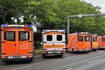 Heerstraße komplett dicht: 16 Verletzte nach Unfall in Westend