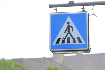 Von Lkw erfasst: Rentnerin stirbt an Zebrastreifen