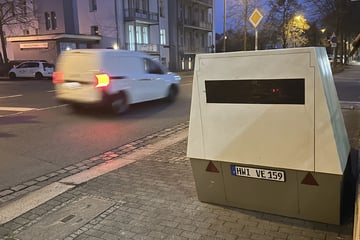 Dresden: Superblitzer wacht an der Feuerwehr über den Weihnachtsverkehr