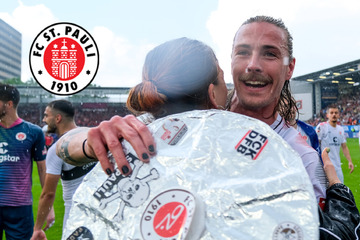 FC St. Pauli startet die große Sause mit Papp-Schale: "Dieses Jahr das beste Team"
