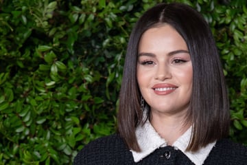 Selena Gomez dishes on celeb crushes and first kiss with fellow Disney star!