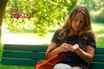 Rote Rosen: "Rote Rosen": Carla greift heimlich zu gefährlichen Tabletten