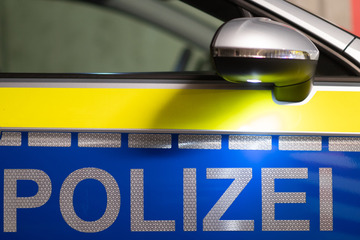 Hakenkreuze auf Autos gesprüht: Polizei sucht Nazi-Chaoten!
