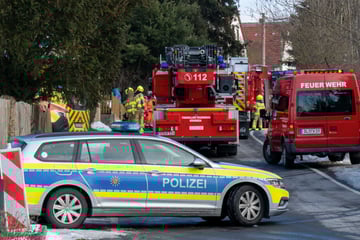 Verpuffung in Wohnhaus endet tödlich: Person stirbt in Sachsen