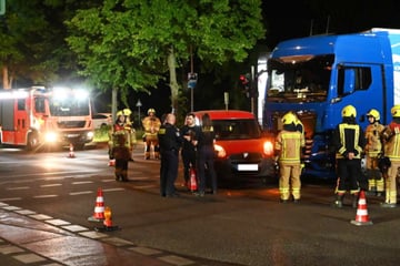Lkw und Transporter krachen in Charlottenburg ineinander