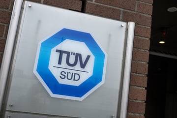 Polizist zahlt TÜV-Prüfer Schmiergeld – und fängt sich satte Geldstrafe ein