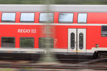 Vier Haftbefehle vollstreckt: Bundespolizei nimmt 36-Jährigen im Regionalexpress fest