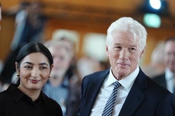 Richard Gere teilt gegen Trump aus: Hollywood-Star in Berlin auf besonderer Mission