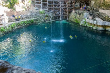 Paar hat Sex in einer Grotte: Die Ausrede des Mannes ist abenteuerlich