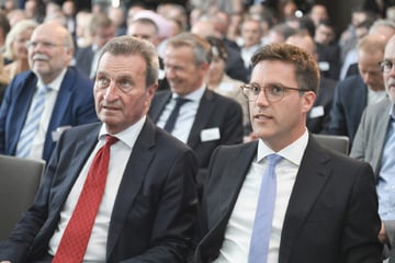 "Nicht sinnvoll": Oettinger lehnt Amtszeitteilung ab