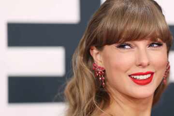 Taylor Swift just broke the internet with teasers for a brand new era!