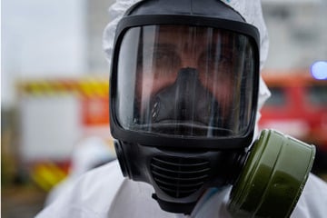 Maximale Vorsichts-Maßnahmen: Frau bringt Dose mit radioaktivem Zeichen zur Feuerwehr