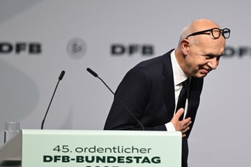 Einstimmig wiedergewählt: Neuendorf bleibt DFB-Präsident und macht Zukunftsversprechen