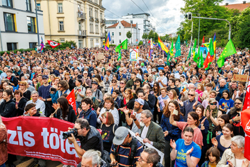 Demo in Dresden: Angriff auf SPD-Politiker "erinnert an dunkelste Zeiten unserer Geschichte"