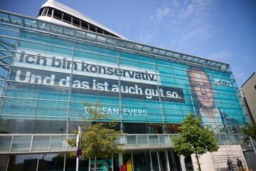 Berlin: Neues Wahlplakat der CDU: SPD-Kultsatz bekommt eine konservative Wendung