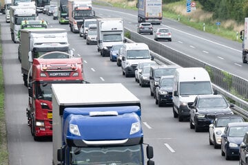 Unfall A4: Mehrere Verletzte bei Unfall auf A4 nahe Dresden: Vollsperrung und Mega-Stau!