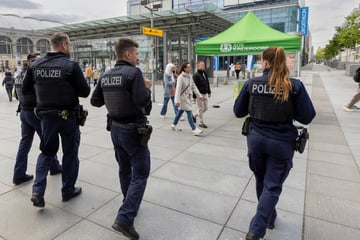 Jede Menge Pillen und geklaute Sonnenbrillen: Polizei im Großeinsatz auf Prager Straße