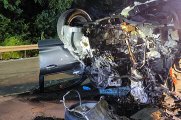 Frontal-Crash auf B85: Ehefrau stirbt auf Beifahrersitz