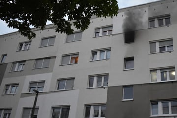 Kellerbrand in Mehrfamilienhaus: Vier Bewohner verletzt