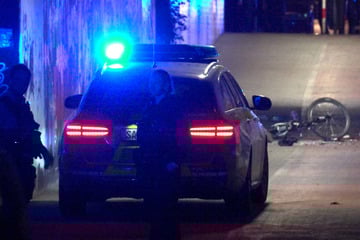 Lauter Knall in Unterführung: Polizei findet vier Verletzte und eine Leiche