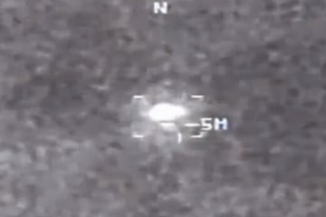 Pentagon veröffentlicht brisantes Material: Verfolgt ein Kampfjet hier ein UFO?