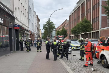 Gewalttätige Auseinandersetzung zwischen mehreren Personen: Feuerwehr muss Polizei unterstützen