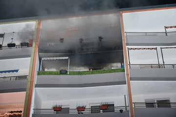 Feuer zerstört Wohnung: 84-Jährige im Krankenhaus