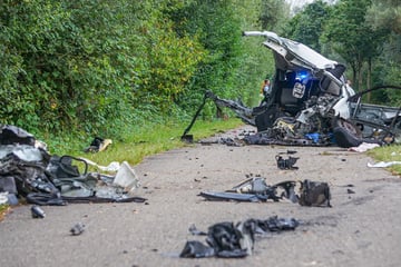 Tragic head-on crash near Rastatt: One dead, one seriously injured