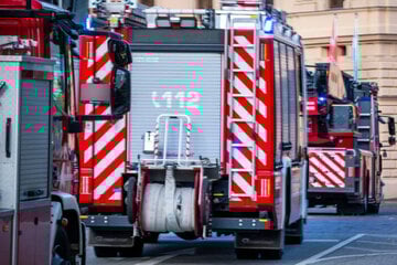 Feuerwehr rettet bewusstlose Frau aus brennender Wohnung