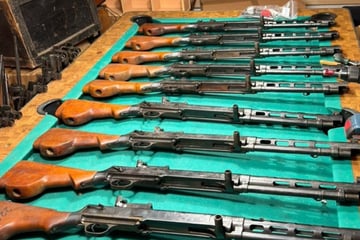 Geheimraum hinter Vitrine: Weiteres Waffenlager gefunden