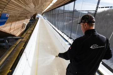 Eiskanal in Oberhof wird für den Wintersport-Saisonstart präpariert
