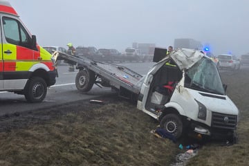 Unfall A3: Heftiger Unfall auf A3: Acht Verletzte, Autobahn gesperrt