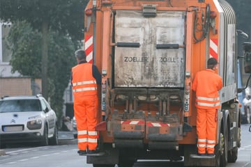 Streit eskaliert: 18-Jährigen vor Müllauto geschubst - schwer verletzt
