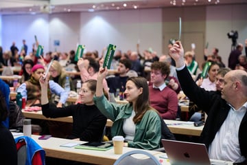 Berliner Grüne veranstalten Mega-Parteitag im Estrel Hotel