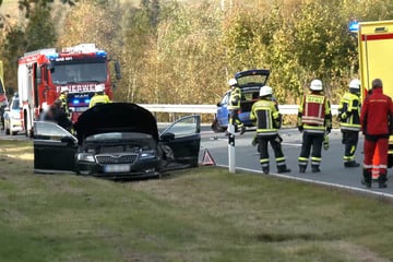 B174 voll gesperrt: Fünf Verletzte bei Unfall im Erzgebirge