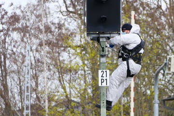 Terroranschlag auf Bahn! Attentäter stellen Signale auf "Strecke frei"