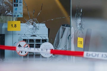 Köln: Schüsse auf offener Straße! Imbissbude im Fadenkreuz der Attacke?