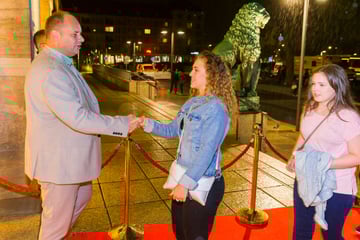 Hilbert stampft seine teure Teenie-Sause ein