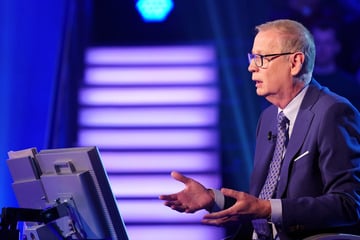 Wer wird Millionär: RTL-Quizkollegen führen Günther Jauch vor: Das liest er plötzlich auf dem Monitor
