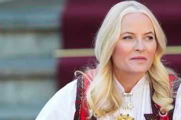 Mit Sauerstoffgerät: Mette-Marit nach Epstein-Interview in Notaufnahme gebracht