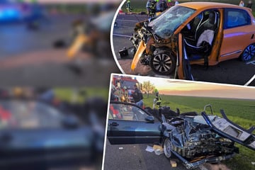 Vier Verletzte nach schwerem Frontalcrash: Dach muss aufgeschnitten werden