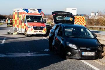 Unfall A1: A1 nach Unfall in Richtung Lübeck gesperrt: Ein Toter, vier Verletzte!