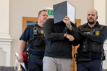 Islamlehrer soll Kinder missbraucht und bis zur Bewusstlosigkeit gewürgt haben