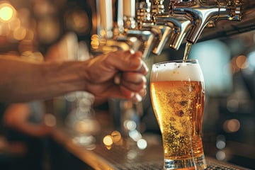 Kneipenabend eskaliert: Nach dem Wett-Trinken läuft Blut